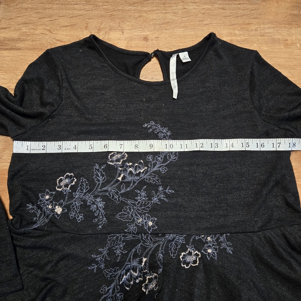 LC Lauren Conrad Charcoal Floral Embroidered Blouse - Picture 5 of 5